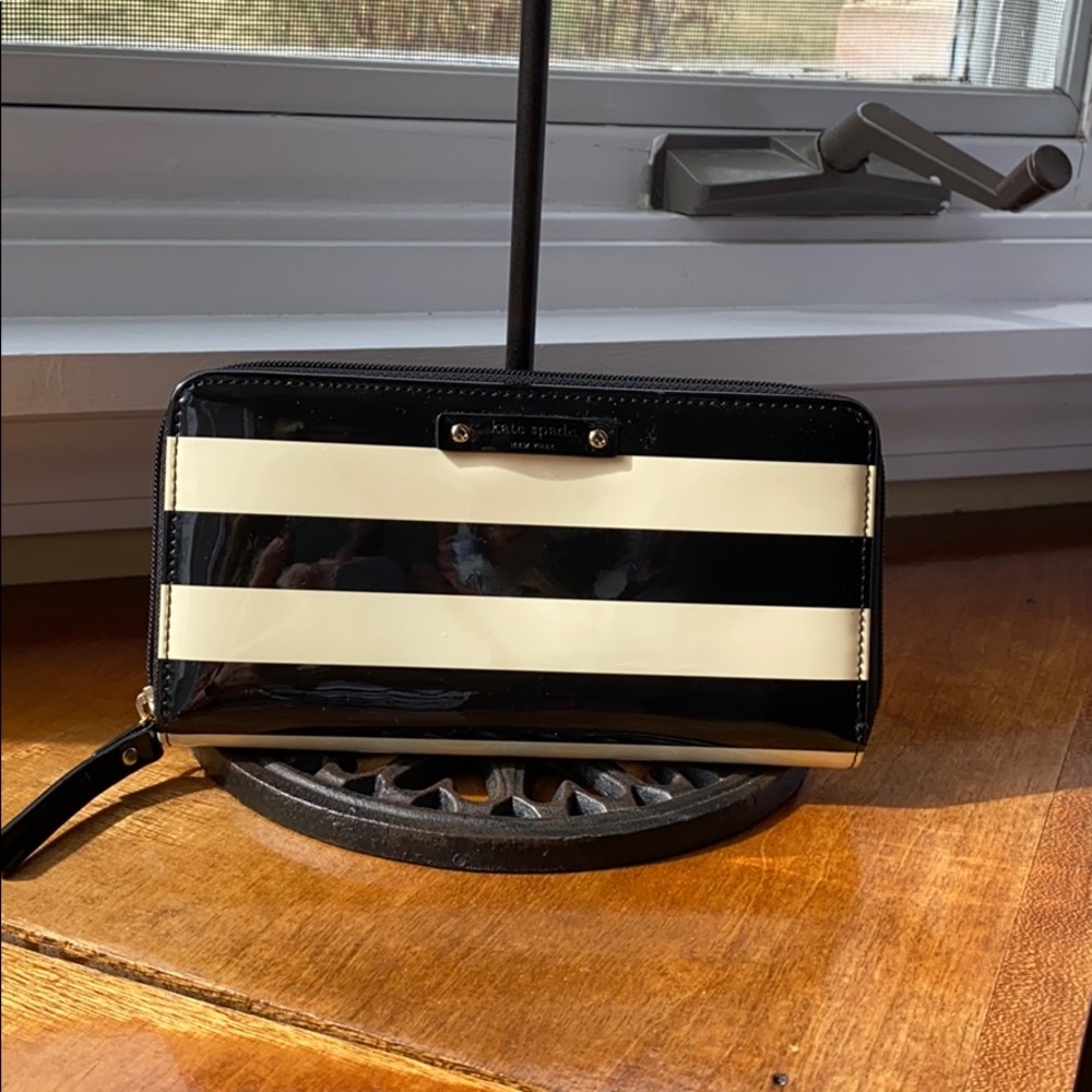 Kate Spade zip around wallet
